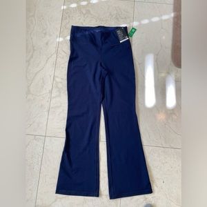Gap flare legging. Navy blue. Never worn. Size medium